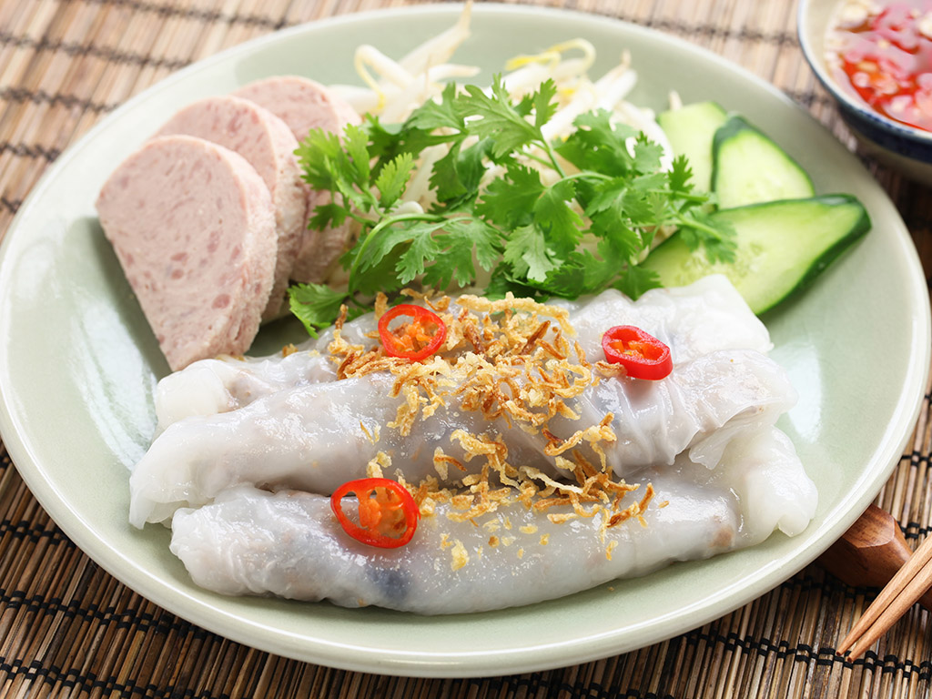 8 must-try foods in Hanoi - Banh Cuon