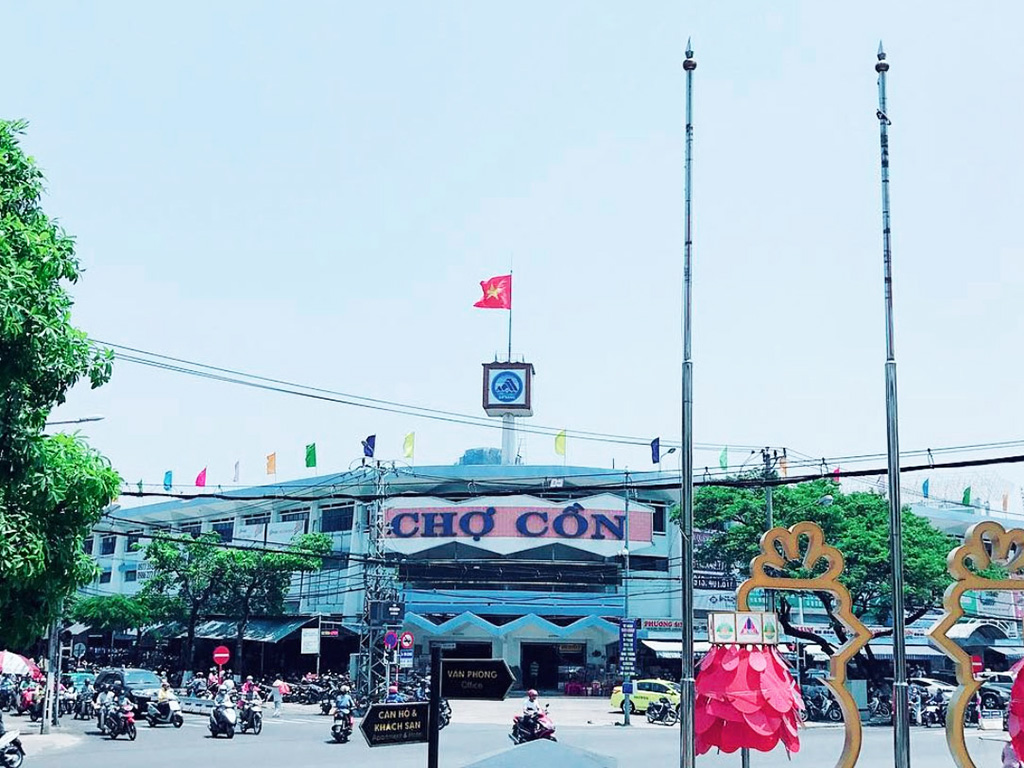 Attraction in Da Nang - Con Market