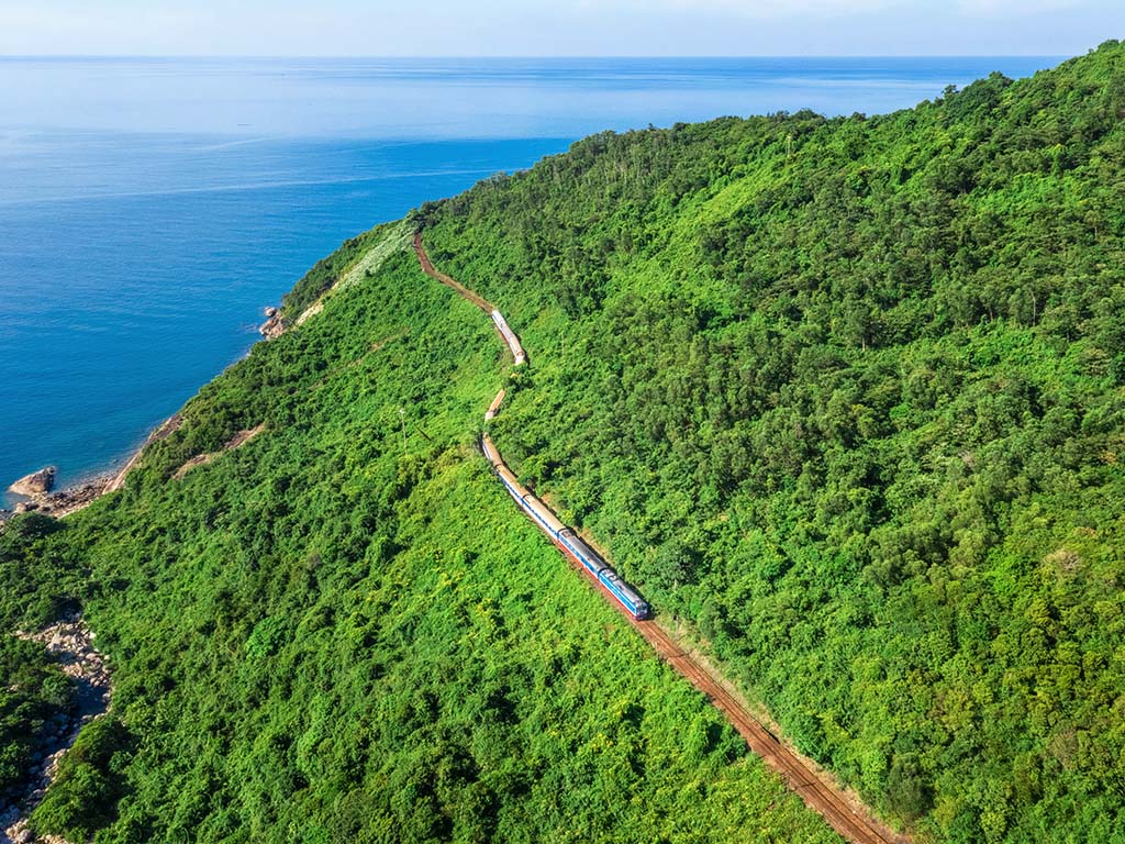 Da Nang attraction - Hai Van Pass