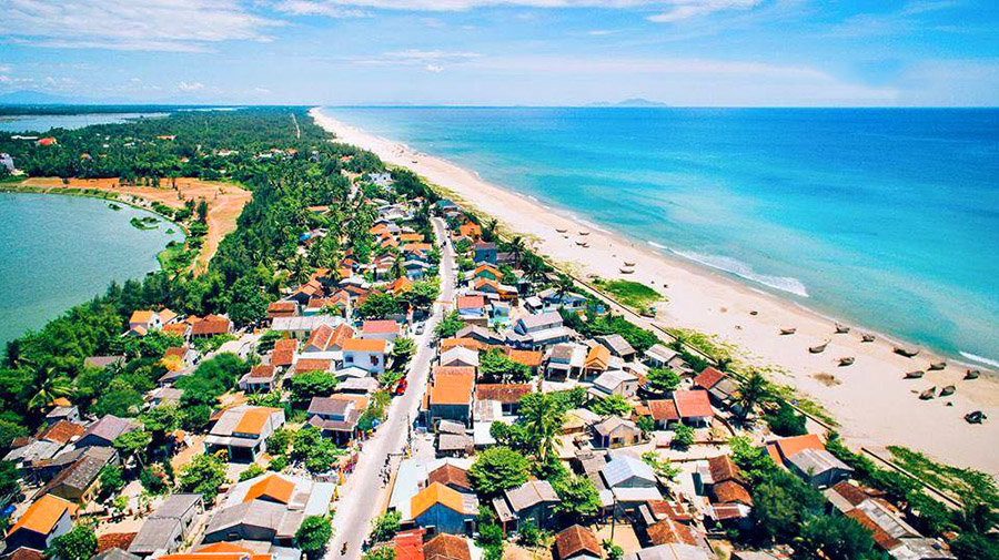 Top 8 must-visit attractions in Hoi An - Tam Thanh Beach & Mural Village Top 8 must-visit attractions in Hoi An - Tam Thanh Beach & Mural Village