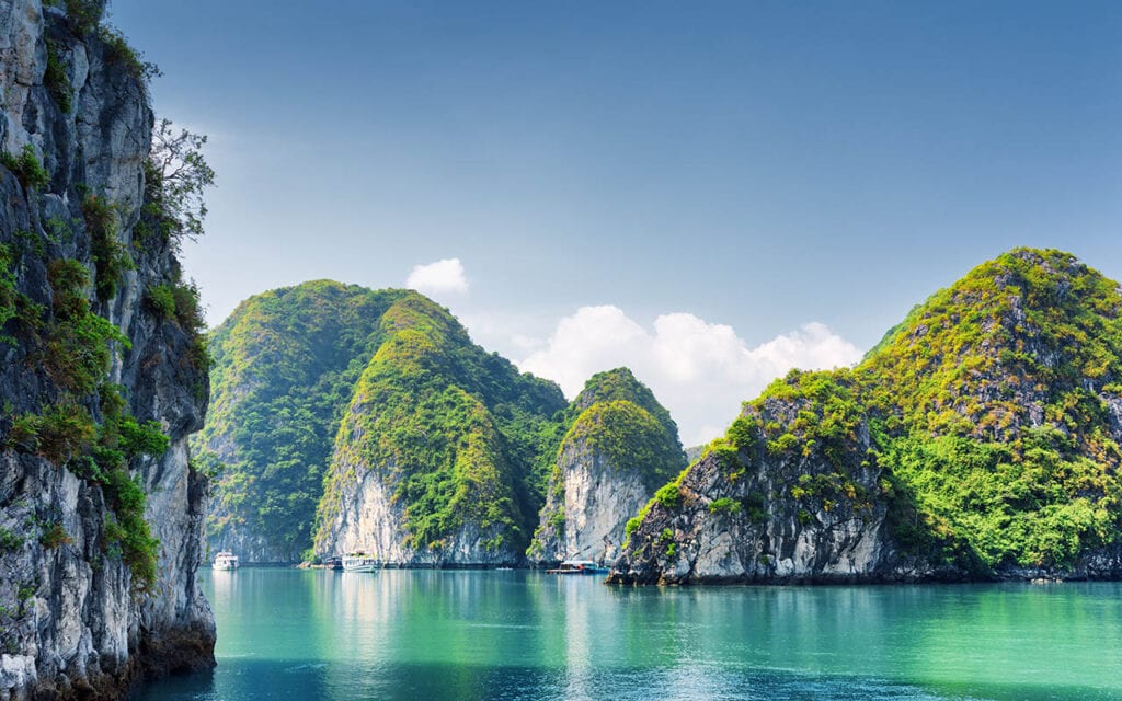 Top 10 places to visit in Vietnam - Halong Bay