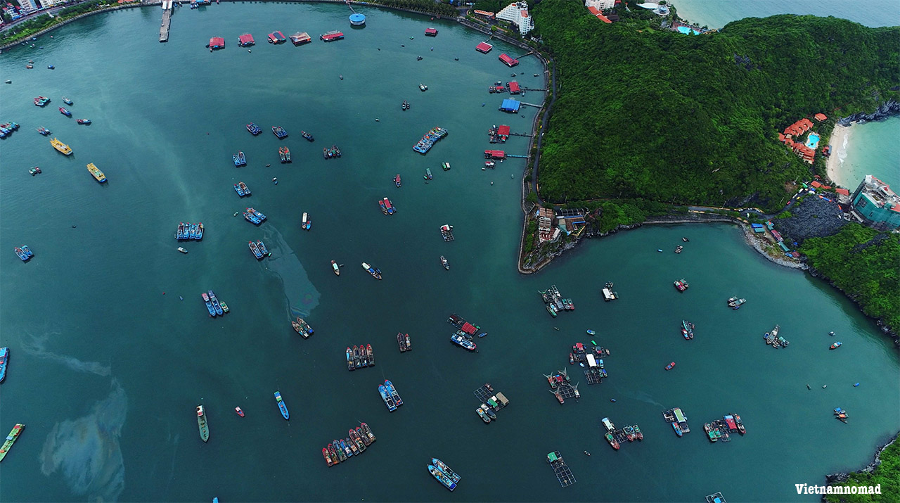 Ha Long Bay 6 The fishing village in Ha Long Bay - Vietnam