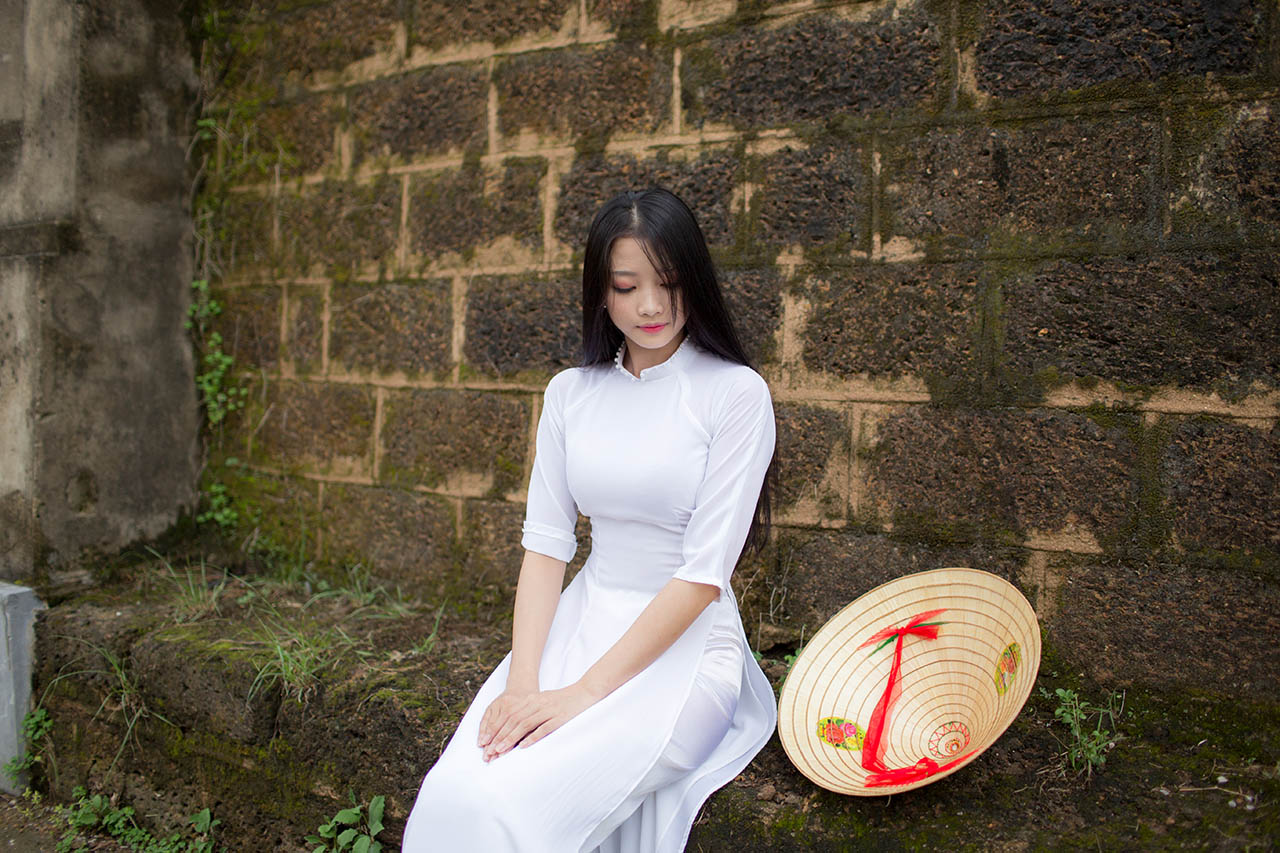 Áo Dài: Vietnam Long Dress 's History and Color Meanings