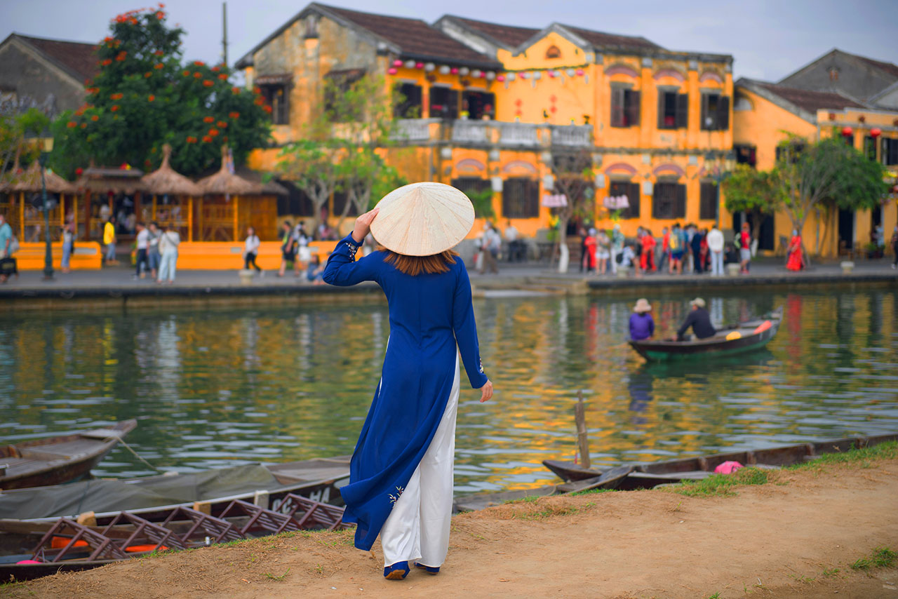 Promoting ao dai culture must truly have love and passion! 