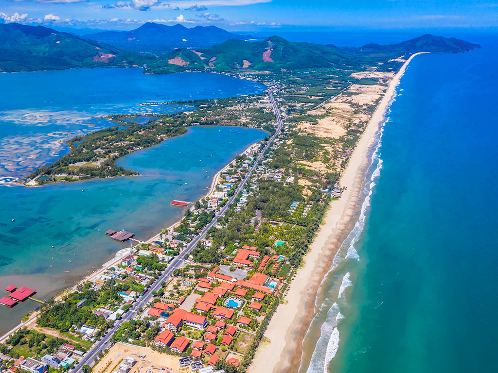 Best beaches in Vietnam - Lang Co