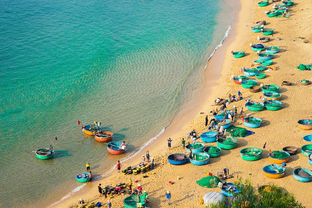 Actually, Quy Nhon can be visited at any time during the year. However, it is suggested that the best time to be here is from February to October. 