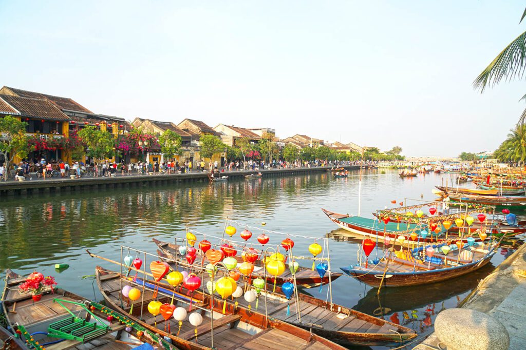 A boat ride on the Hoai River is a must-try activity when visiting Hoi An.