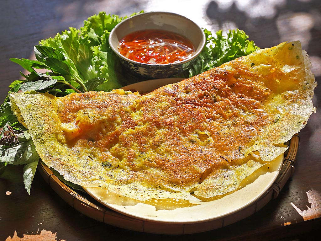 Best Vietnamese foods - Banh Xeo