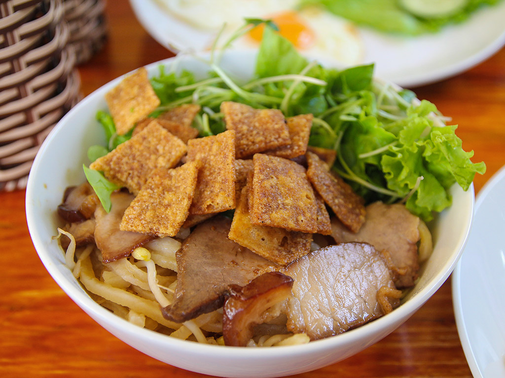 Best Vietnamese foods - Cao Lau