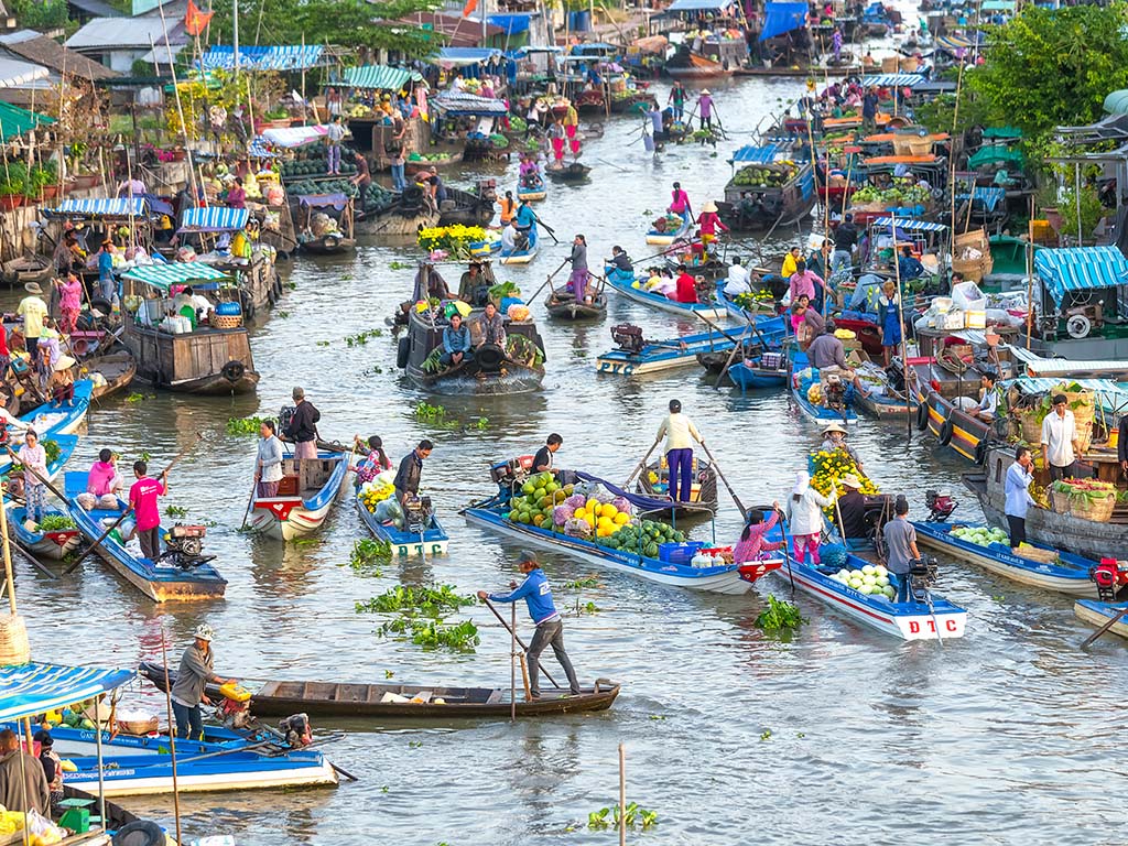 20 Best Things to Do in Vietnam - Experience the floating market in Mekong Delta