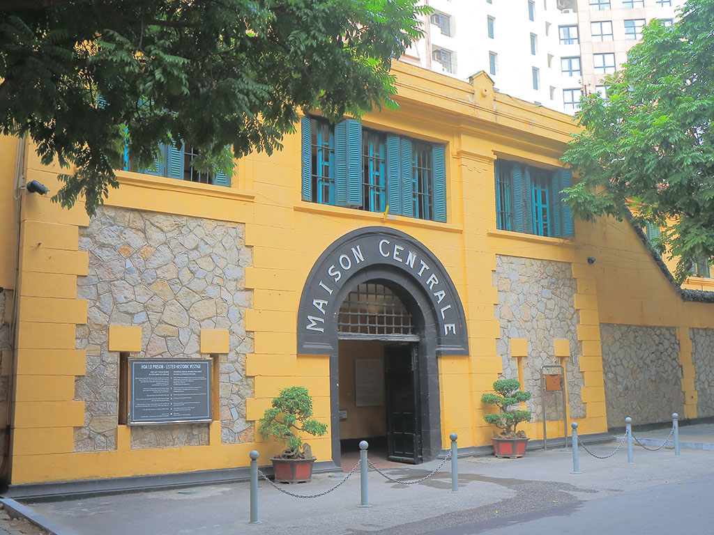 Hoa Lo Prison