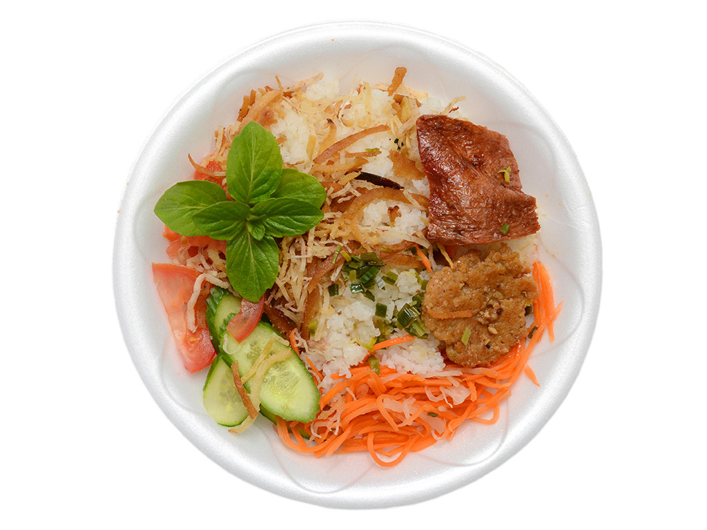 If you are vegetarian, it is possible to find a non-meat or even vegan version of com tam. Pork chops and pork skin are replaced with textured soybean slices and glass noodles.