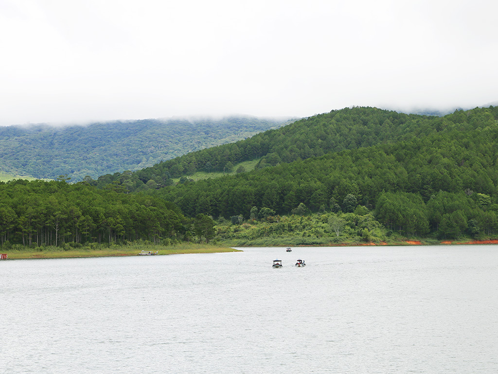 Tuyen Lam Lake