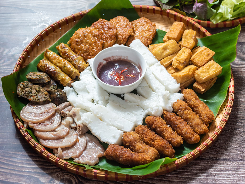 The name bun dau mam tom already includes all the key ingredients of this controversial dish. Bun refers to rice noodles, dau is the term for tofu, and this dish's star ingredient is mam tom – the fermented shrimp paste.