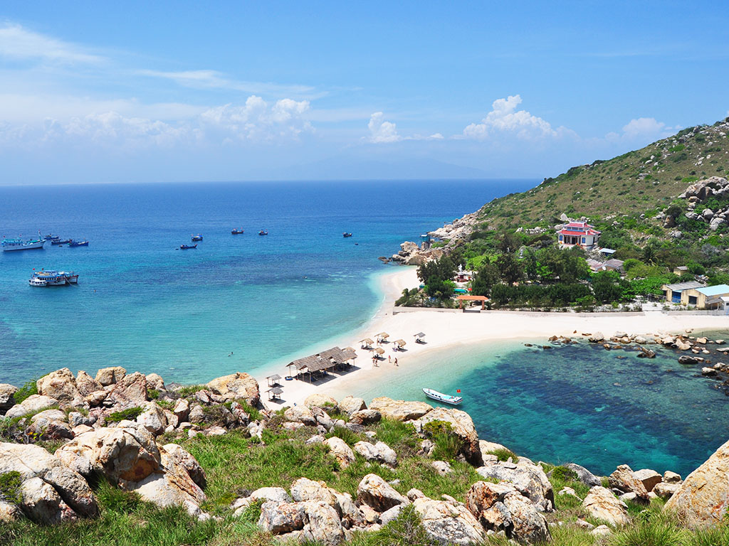 7 best beaches in Nha Trang - Hon Noi