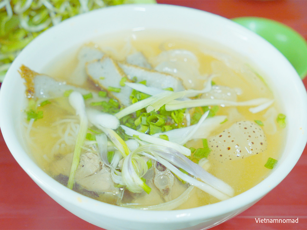 5 must-try Nha Trang Dishes - Bun Sua