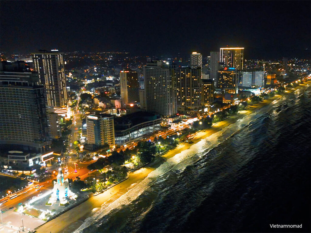 Tran Phu Beach at night