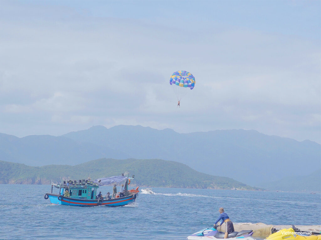 Paragliding at Bai Tranh Beach