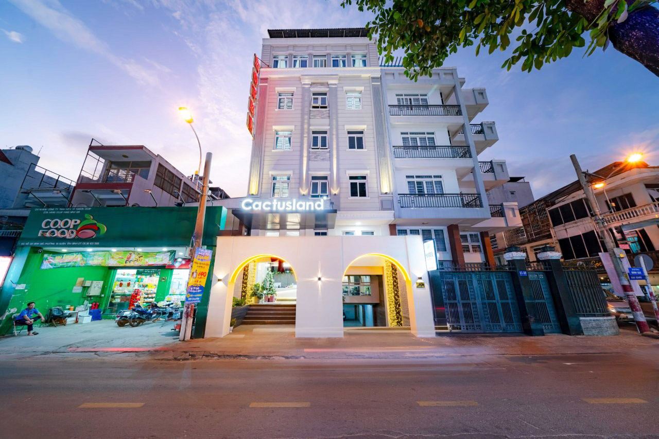 Cactusland Hotel Tan Binh - Vietnamnomad